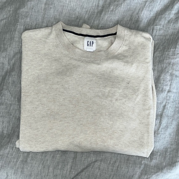 GAP Sweater - Picture 2 of 3